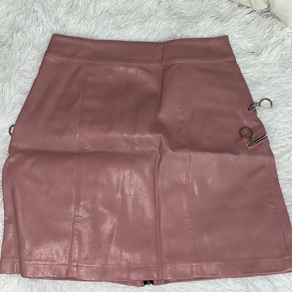 Faux Leather skirt - Picture 3 of 3